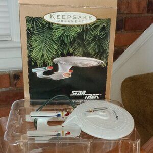 Star Trek USS Enterprise Ornament